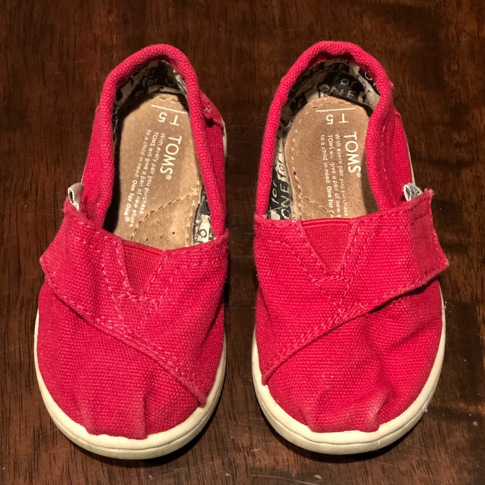 Red kids size T5 Toms